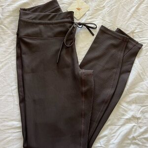 WOMENS FABLETICS LEGGINGS